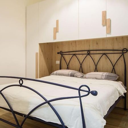 Appartamento Stazione Treni - Wi-Fi & Netflix Cozy Space Salerno Esterno foto