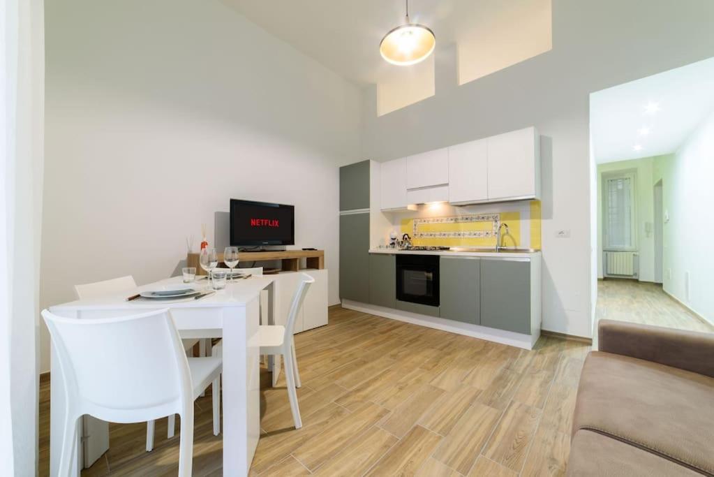 Appartamento Stazione Treni - Wi-Fi & Netflix Cozy Space Salerno Esterno foto