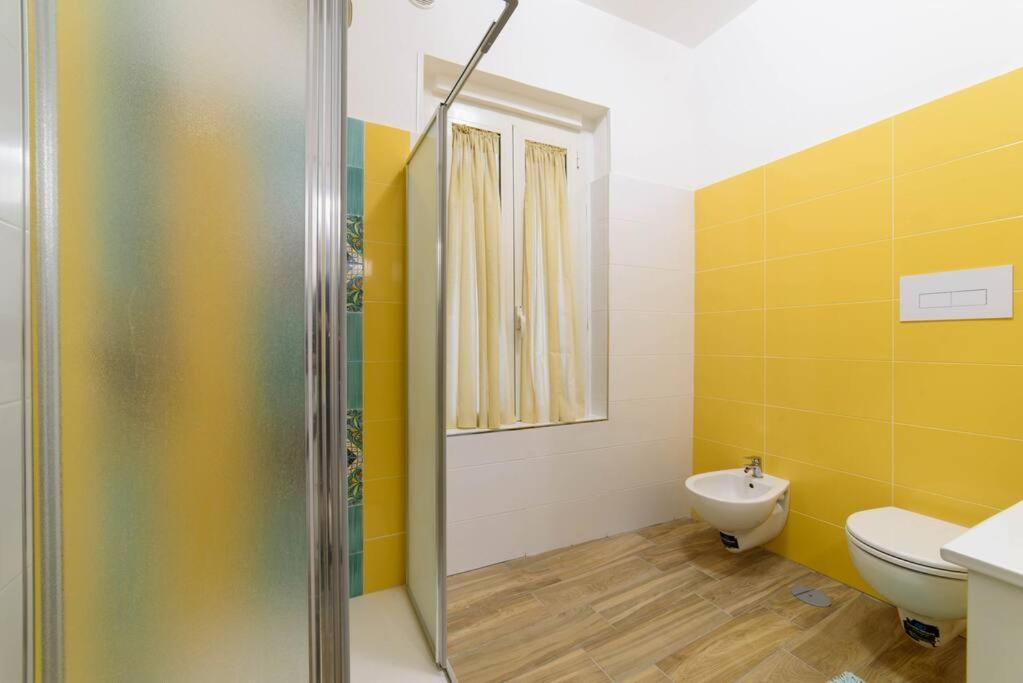 Appartamento Stazione Treni - Wi-Fi & Netflix Cozy Space Salerno Esterno foto