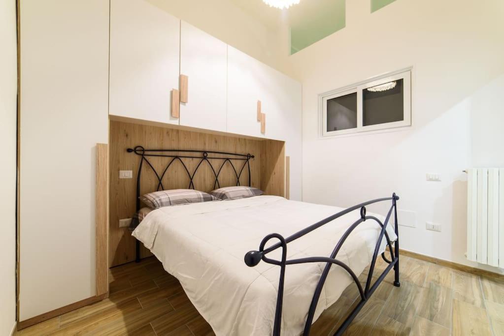 Appartamento Stazione Treni - Wi-Fi & Netflix Cozy Space Salerno Esterno foto