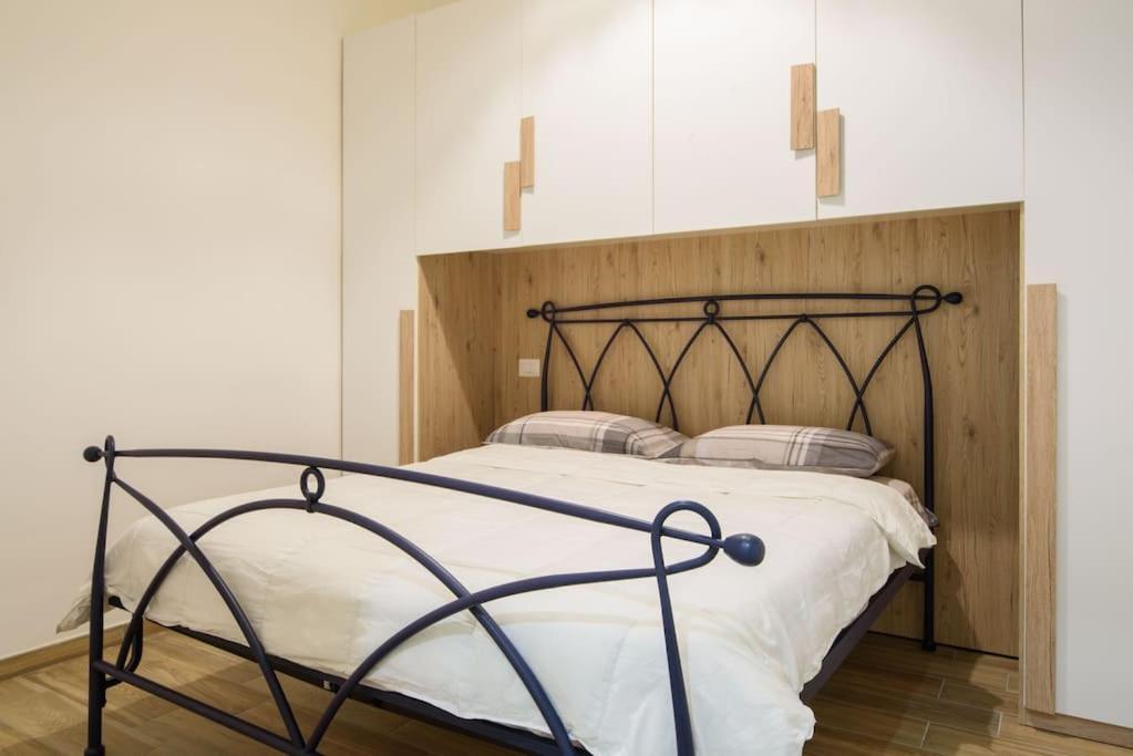 Appartamento Stazione Treni - Wi-Fi & Netflix Cozy Space Salerno Esterno foto